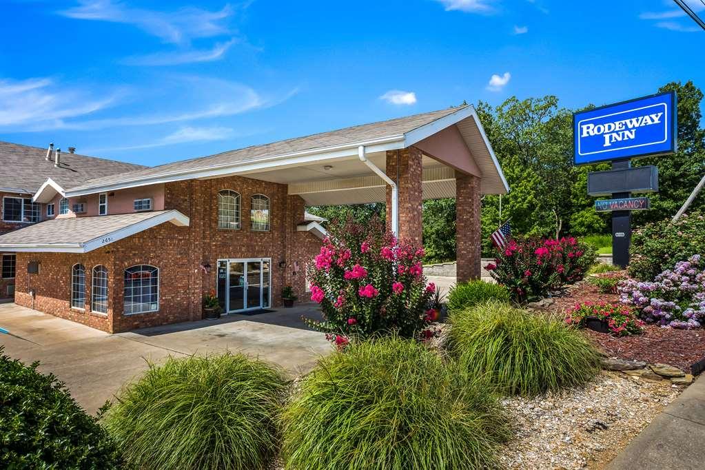 Rodeway Inn Branson, Brick House Exterior foto
