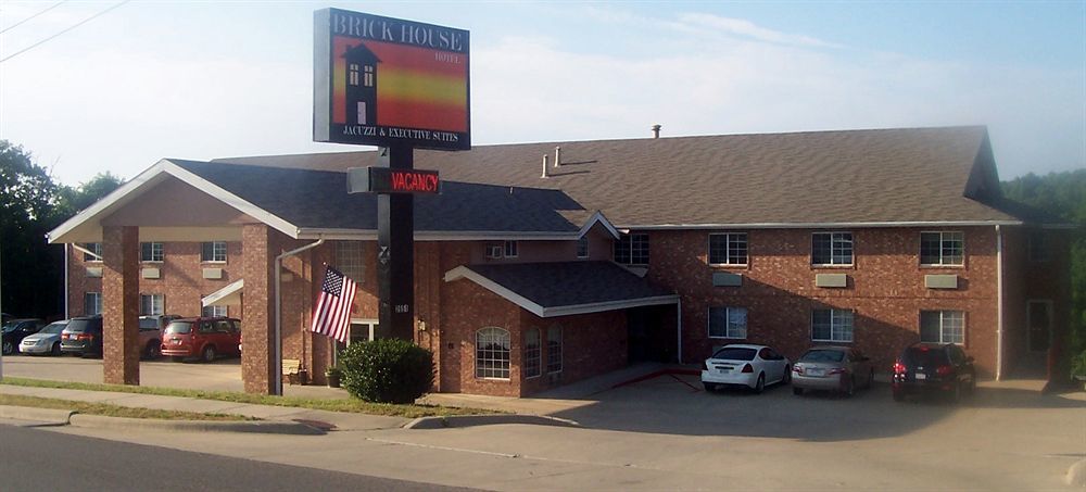 Rodeway Inn Branson, Brick House Exterior foto